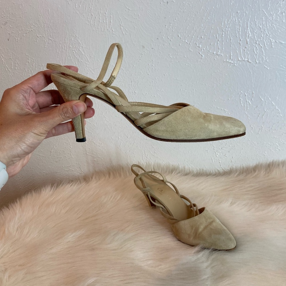 Vintage 90s Y2K Gucci Beige Suede Pointed-Toe Slingback Heels - Picture 3 of 9